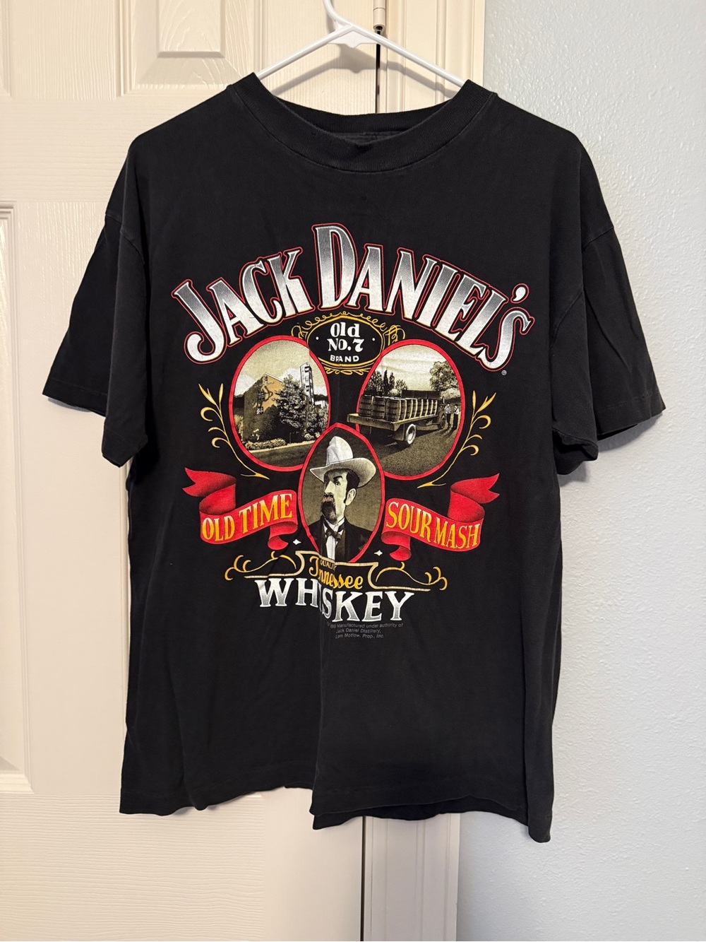 Vintage Jack Daniels Whiskey T Shirt Size L Made in USA 1989 (single stitch)